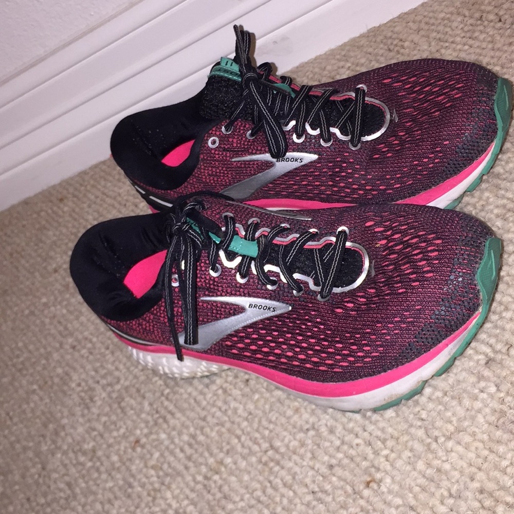 super comfy brooks running shoes!